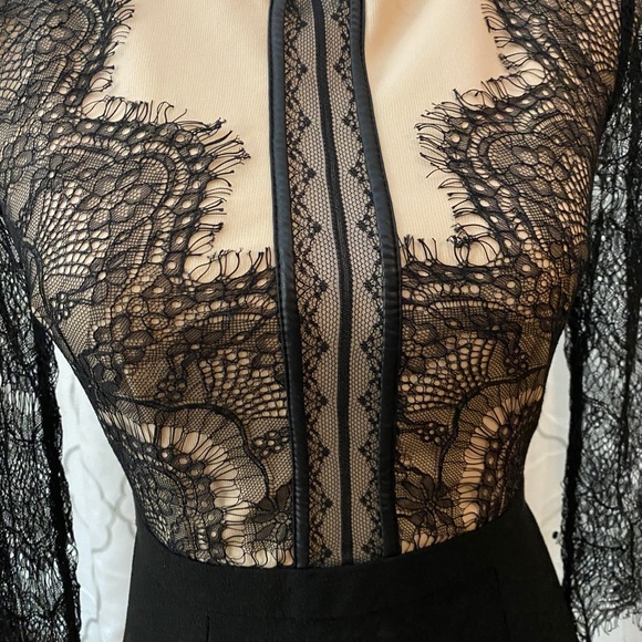 Charlotte Russe Dresses & Skirts - Charlotte Russe Black and Tan lace bodice dress Sm